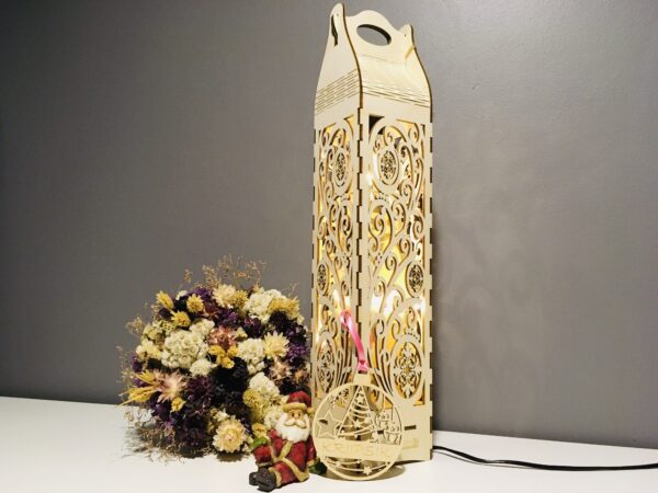 Veinipudeli karp ja valgusti